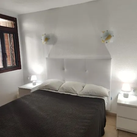 Under The Lime, Beautiful Cristianos 洛斯克里斯蒂亚诺斯