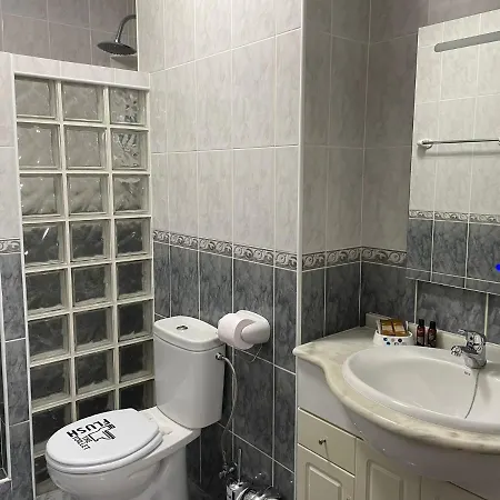 公寓 Under The Lime, Beautiful Cristianos 洛斯克里斯蒂亚诺斯