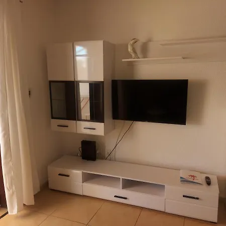 Under The Lime, Beautiful Cristianos