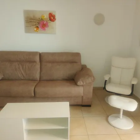 Under The Lime, Beautiful Cristianos 洛斯克里斯蒂亚诺斯