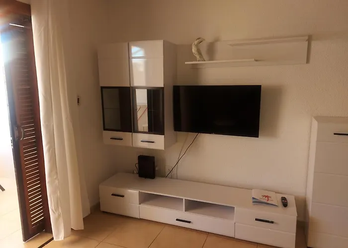 Under The Lime, Beautiful Cristianos